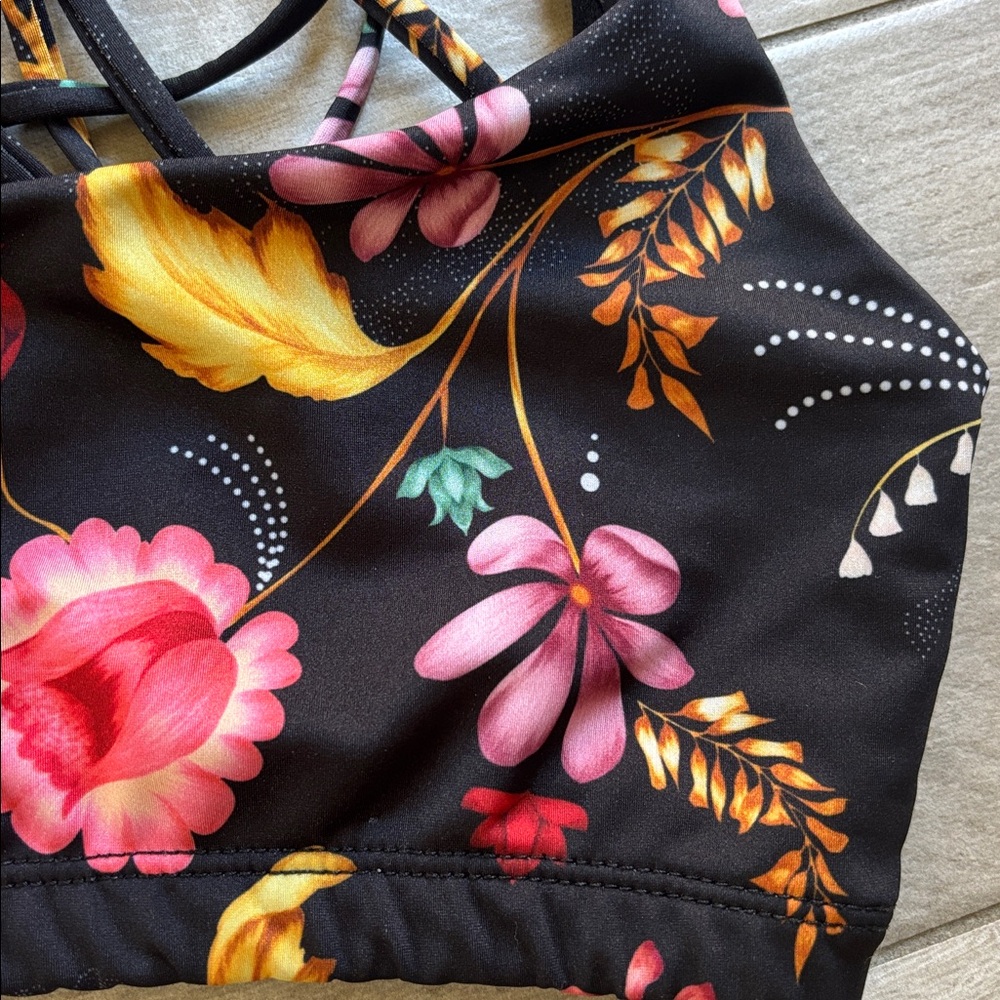 Onzie Black Floral Crisscross Sports Bra S/M - Picture 3 of 4